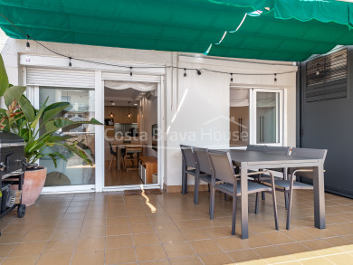 Ático reformado con terraza y vistas en venta en el centro de Sant Cugat del Vallès