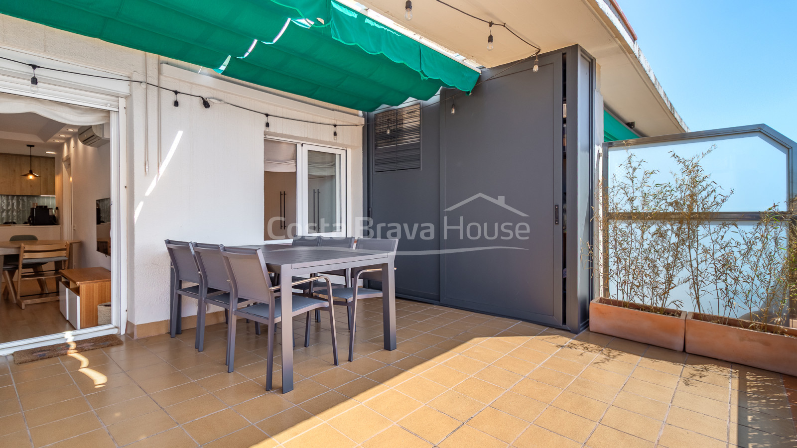Ático en venta amueblado con terraza y vistas en Sant Cugat