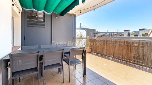 Ático en venta amueblado con terraza y vistas en Sant Cugat