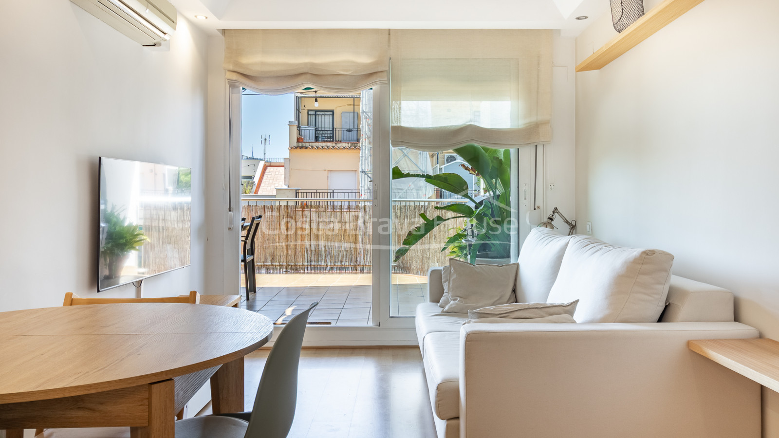 Furnished penthouse for sale with terrace and views in Sant Cugat