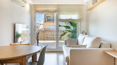 Furnished penthouse for sale with terrace and views in Sant Cugat