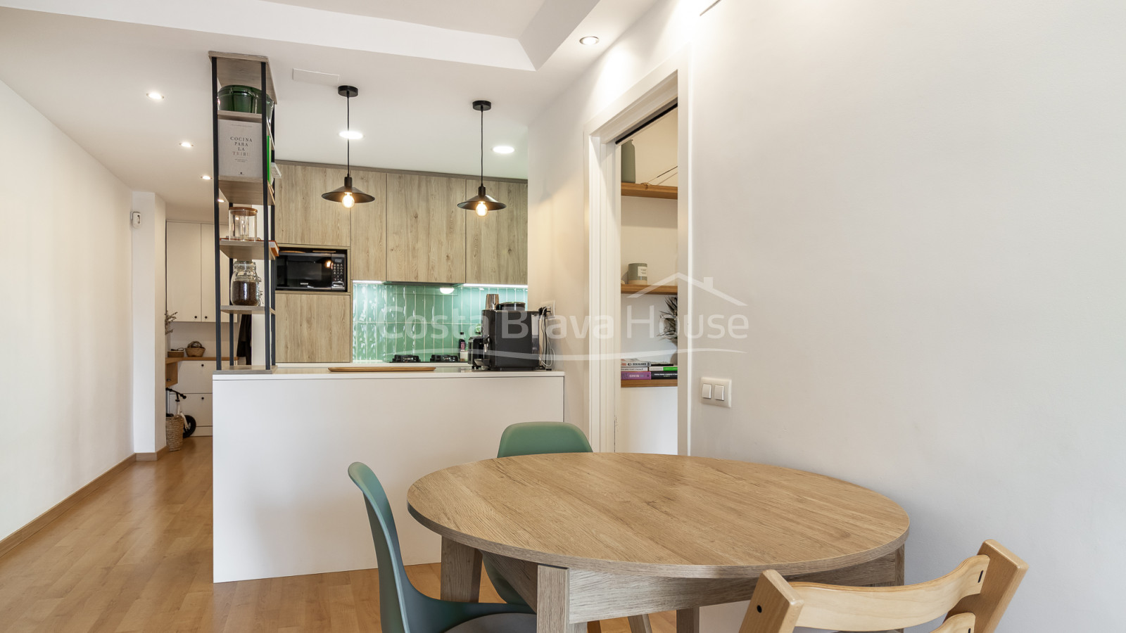 Furnished penthouse for sale with terrace and views in Sant Cugat