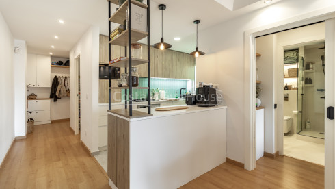 Ático en venta amueblado con terraza y vistas en Sant Cugat