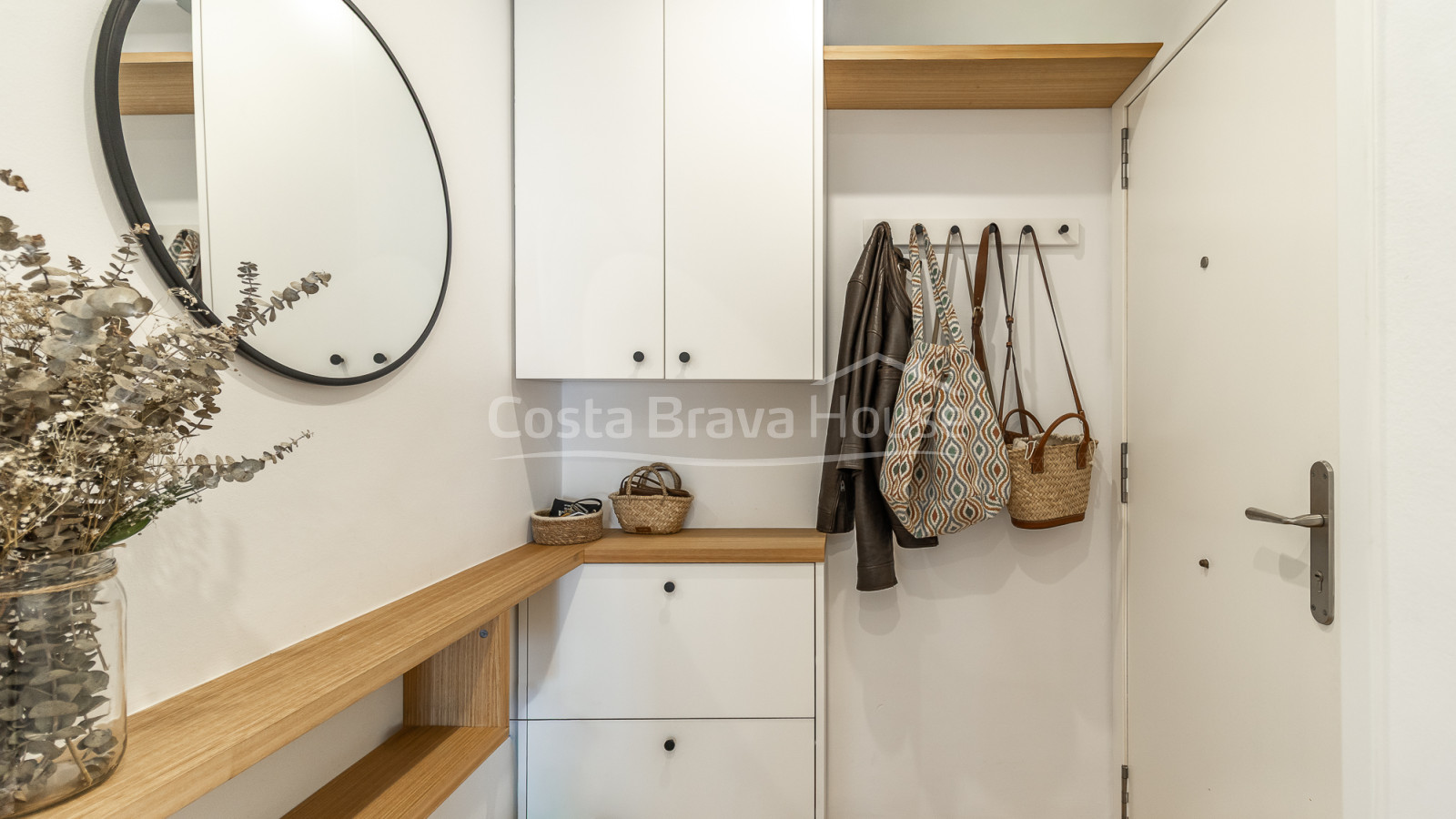 Furnished penthouse for sale with terrace and views in Sant Cugat