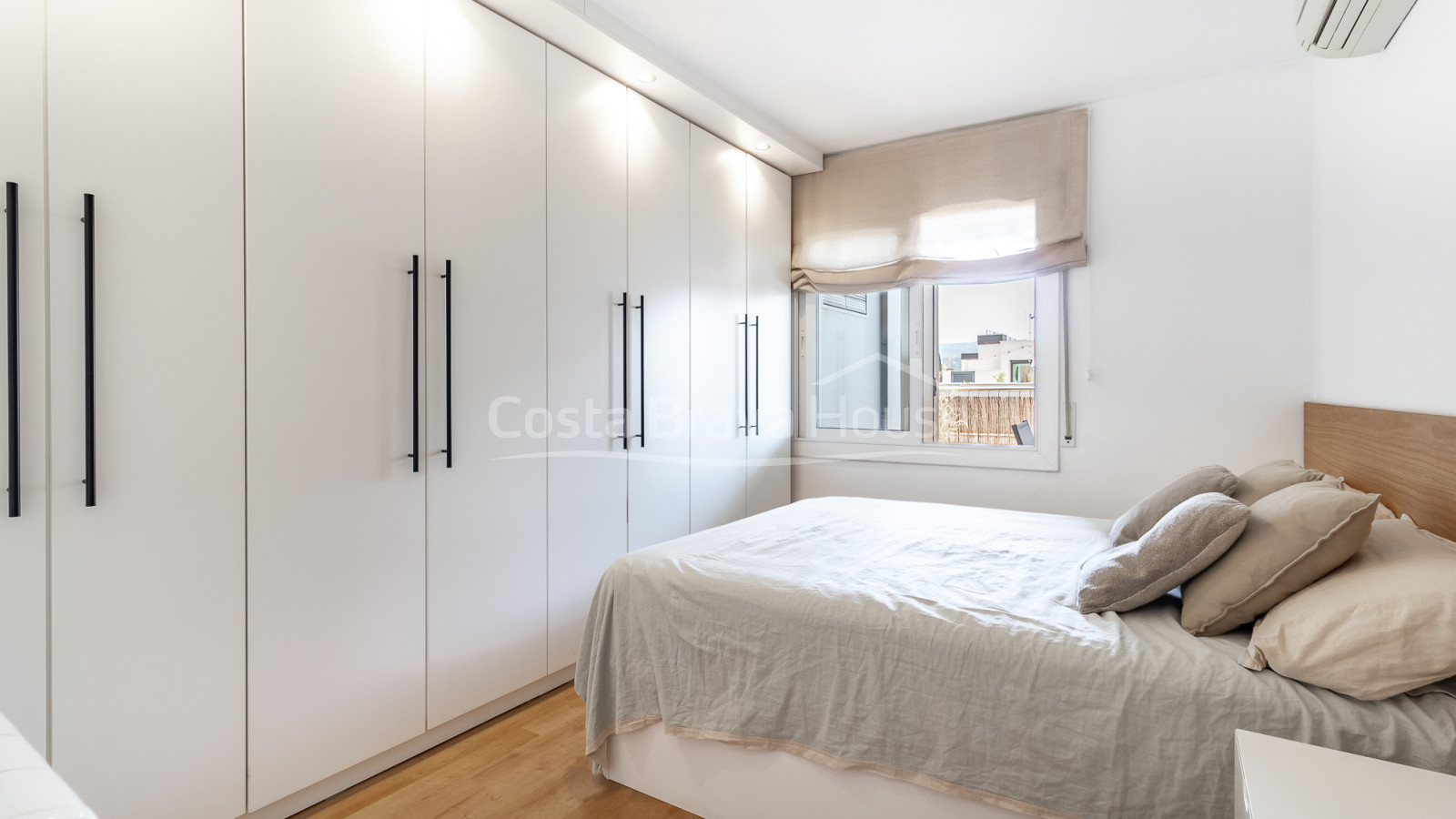 Ático en venta amueblado con terraza y vistas en Sant Cugat