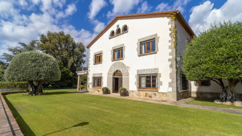 Stately Mediterranean home for sale in Sant Andreu de Llavaneres