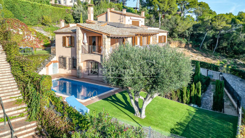 Villa in Llafranc met zeezicht en privézwembad