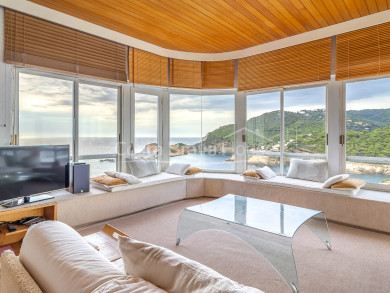 Apartamento mediterráneo con vistas al mar en venta en el exclusivo complejo Cap Sa Sal de Begur