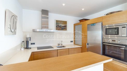 Apartamento en venta en cap sa sal begur vistas al mar