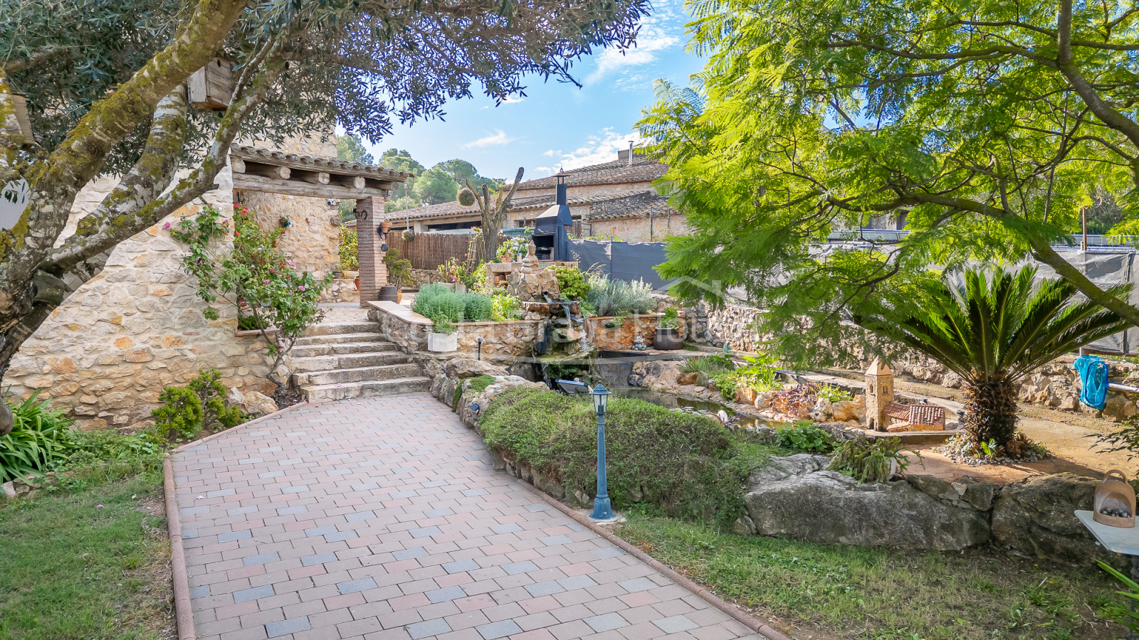 masía en venta en Esclanyà Begur con jardín y apartamento