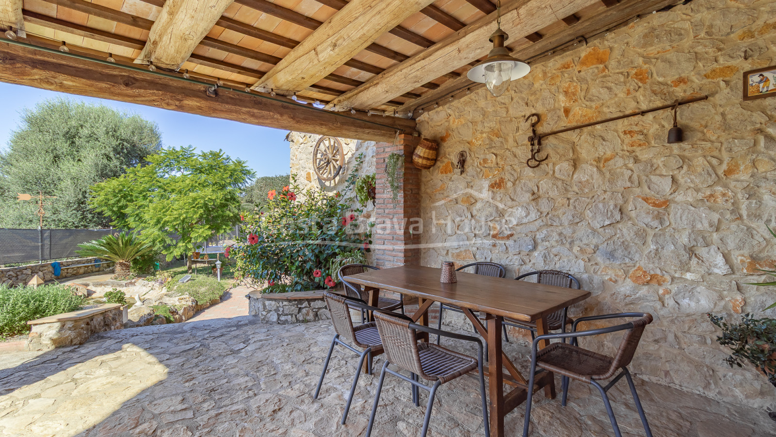 mas à vendre à Esclanyà Begur avec jardin et appartement