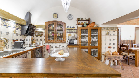 mas à vendre à Esclanyà Begur avec jardin et appartement