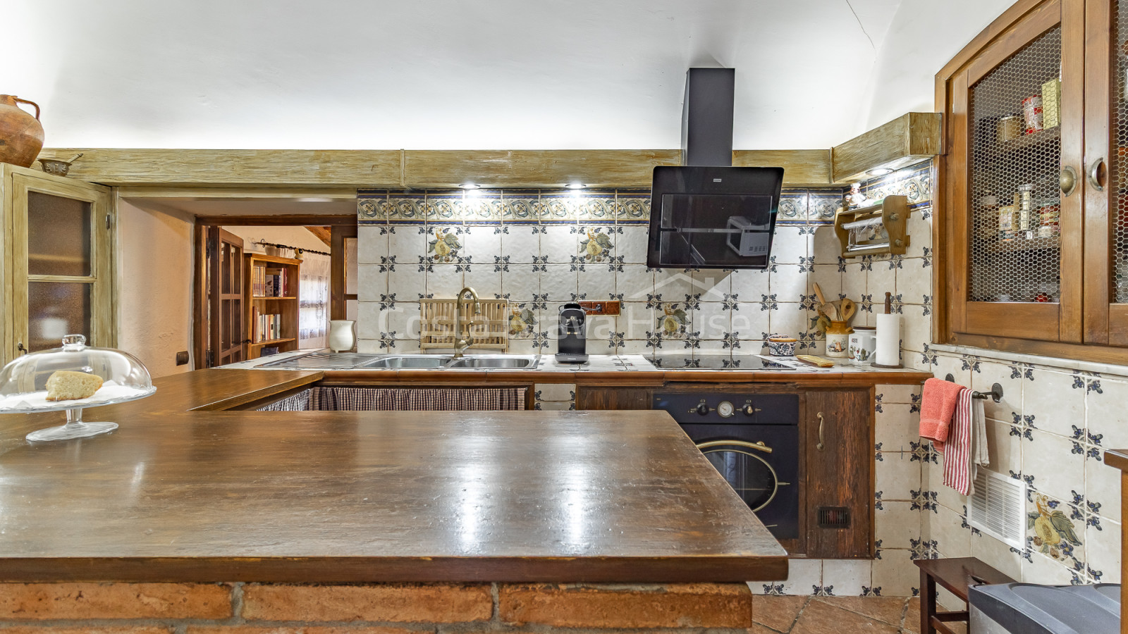 Catalan country house for sale in Esclanyà Begur with garden and apartment