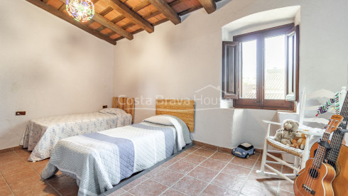 masía en venta en Esclanyà Begur con jardín y apartamento