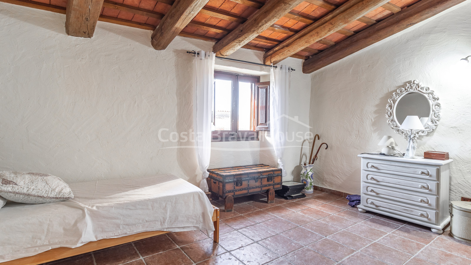 masia en venda a Esclanyà Begur amb jardí i apartament