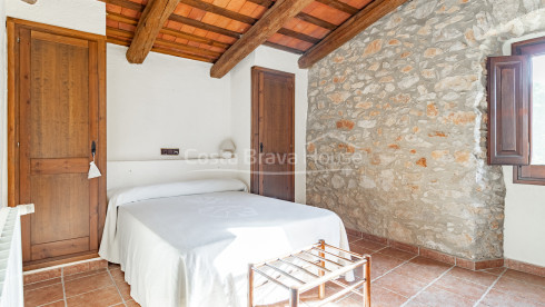 mas à vendre à Esclanyà Begur avec jardin et appartement