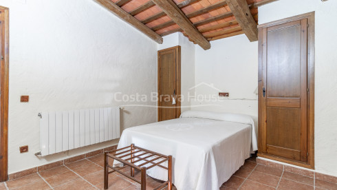 mas à vendre à Esclanyà Begur avec jardin et appartement