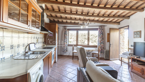 Catalan country house for sale in Esclanyà Begur with garden and apartment