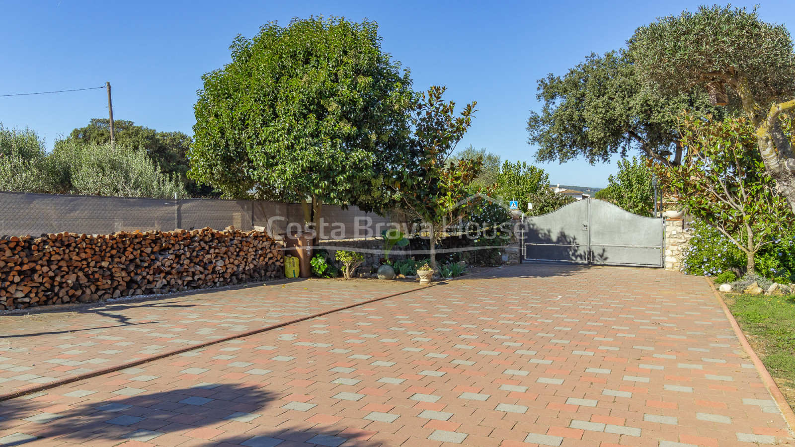 masía en venta en Esclanyà Begur con jardín y apartamento