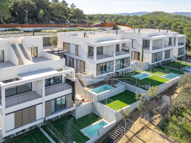 Maison de luxe en construction à Begur, à 10 minutes à pied du centre ville, avec vue sur la mer et jardin avec piscine