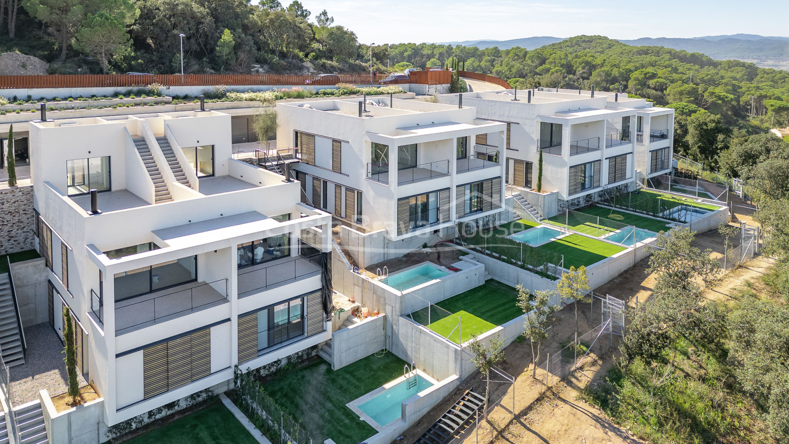 Luxe nieuwbouwhuis met tuin en zwembad in Begur