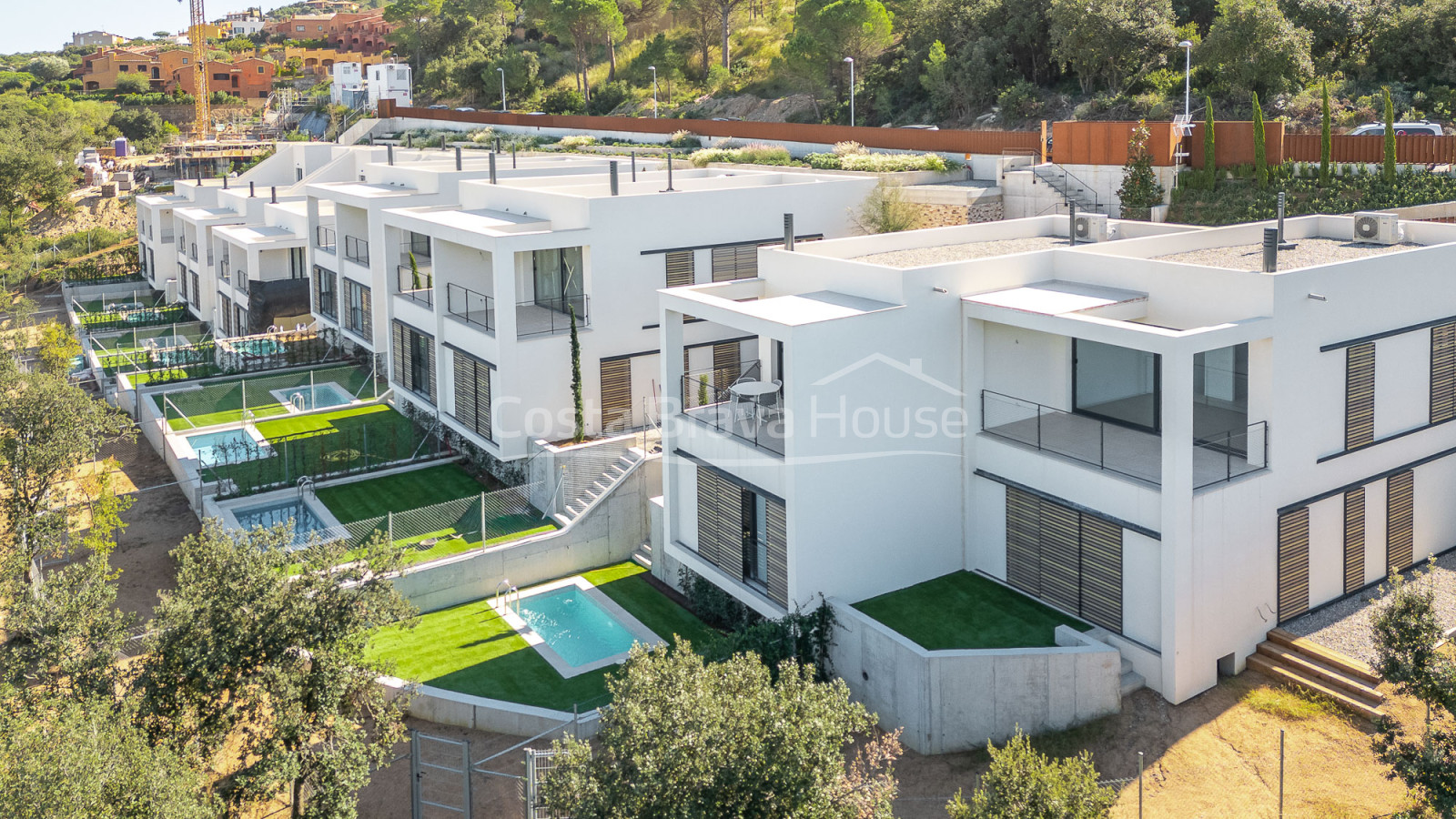 Luxe nieuwbouwhuis met tuin en zwembad in Begur