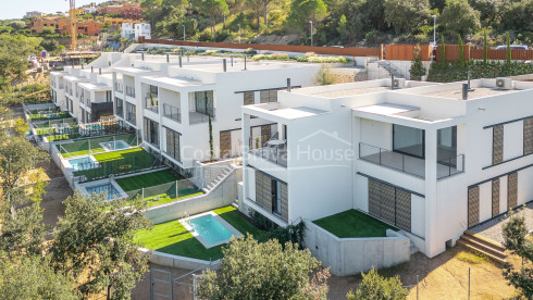 Luxe nieuwbouwhuis met tuin en zwembad in Begur