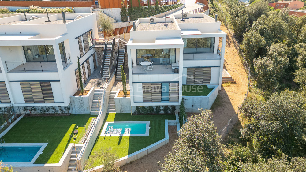 Luxe nieuwbouwhuis met tuin en zwembad in Begur