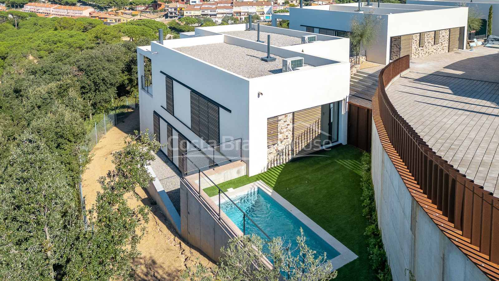 Luxe nieuwbouwhuis met tuin en zwembad in Begur