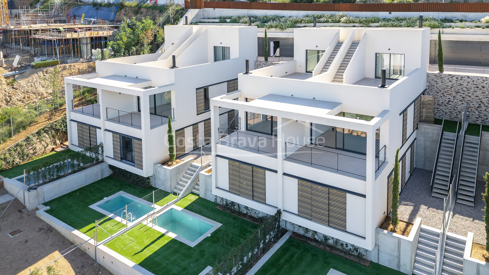 Luxe nieuwbouwhuis met tuin en zwembad in Begur