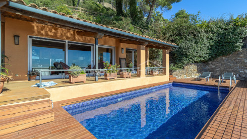 Luxury house with sea views and pool for sale in Aiguablava, Begur