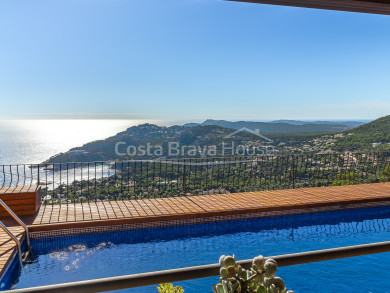 Luxury house with sea views and pool for sale in Aiguablava, Begur