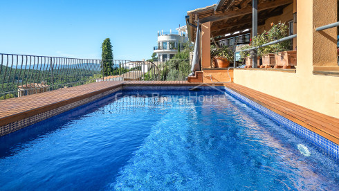 Luxury house with sea views and pool for sale in Aiguablava, Begur