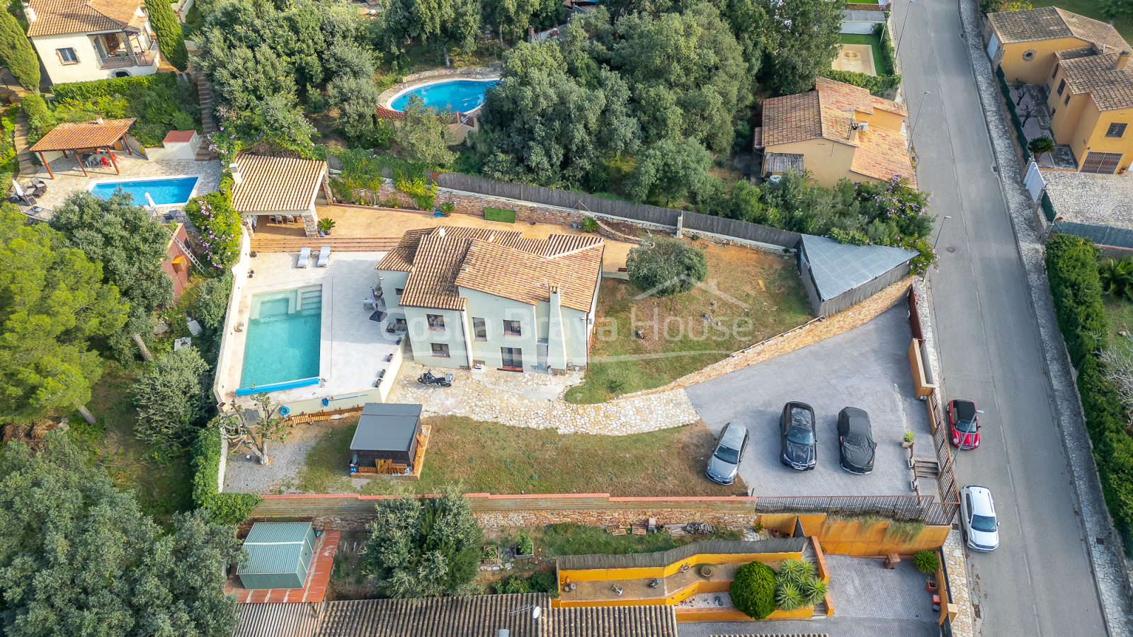 Huis met verwarmd zwembad en tuin in Residencial Begur
