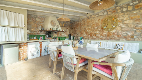 Huis met verwarmd zwembad en tuin in Residencial Begur