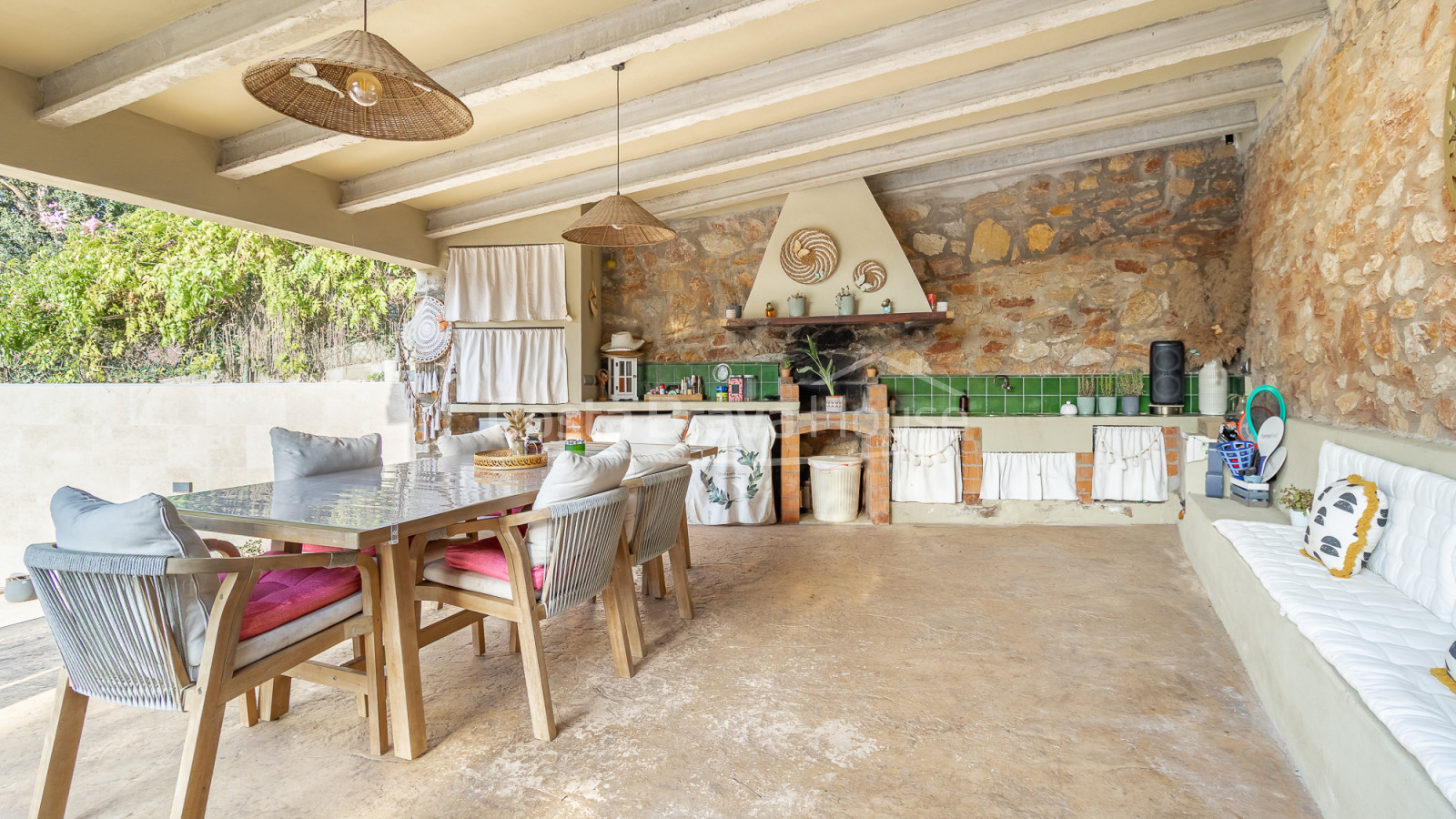 Huis met verwarmd zwembad en tuin in Residencial Begur