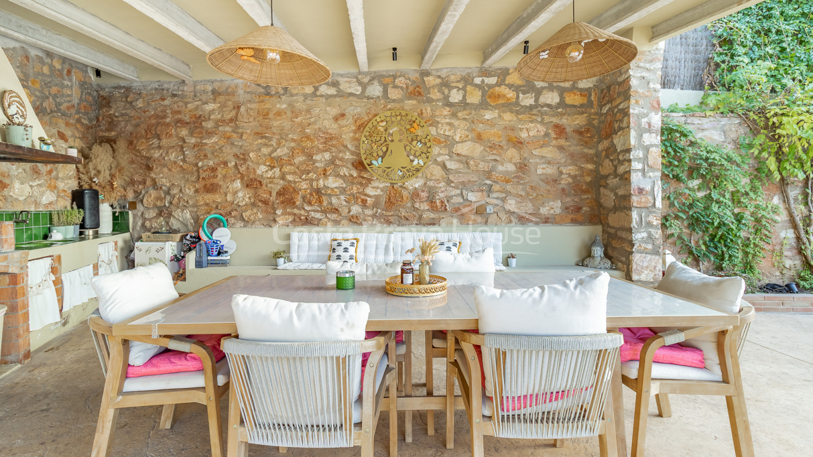 House with heated pool and garden in Begur Residential