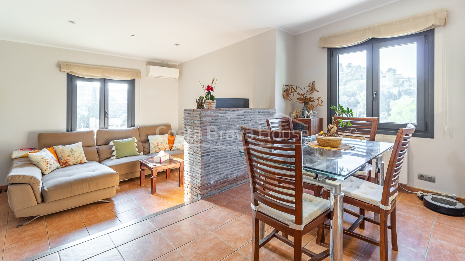 Huis met verwarmd zwembad en tuin in Residencial Begur