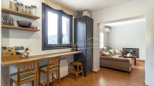 House with heated pool and garden in Begur Residential