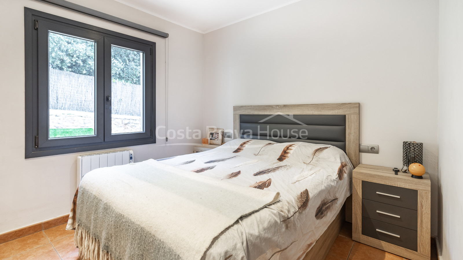 Huis met verwarmd zwembad en tuin in Residencial Begur