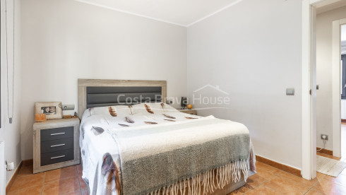 Huis met verwarmd zwembad en tuin in Residencial Begur