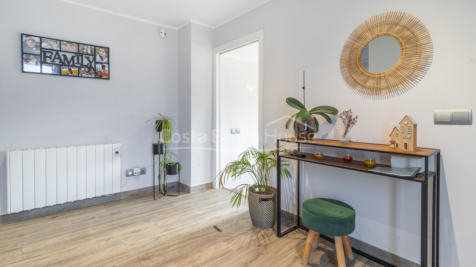 Huis met verwarmd zwembad en tuin in Residencial Begur