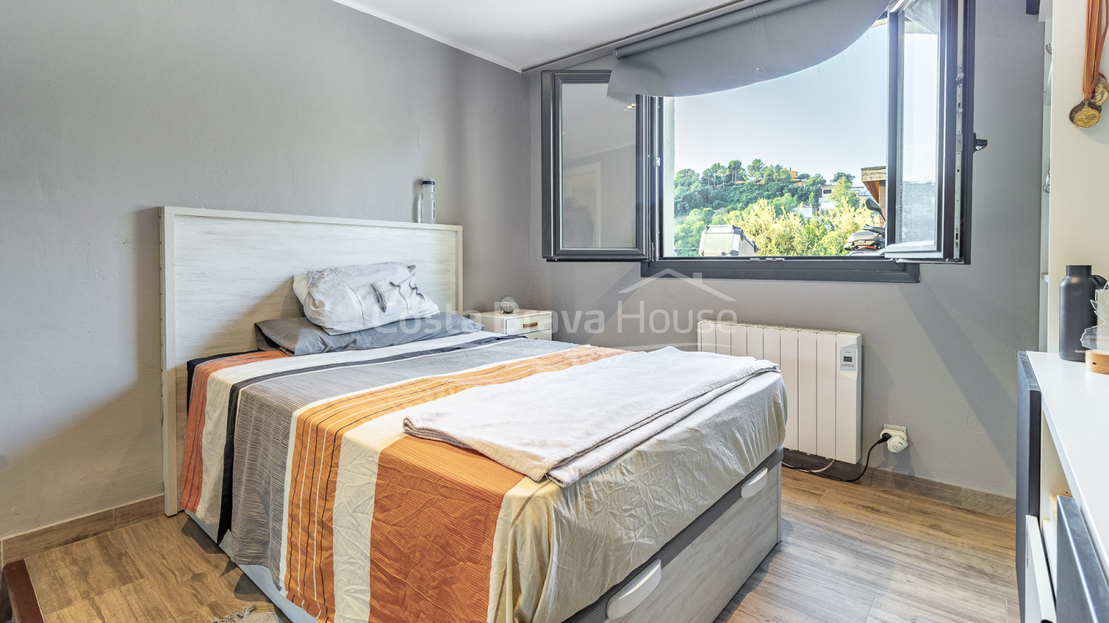 Huis met verwarmd zwembad en tuin in Residencial Begur