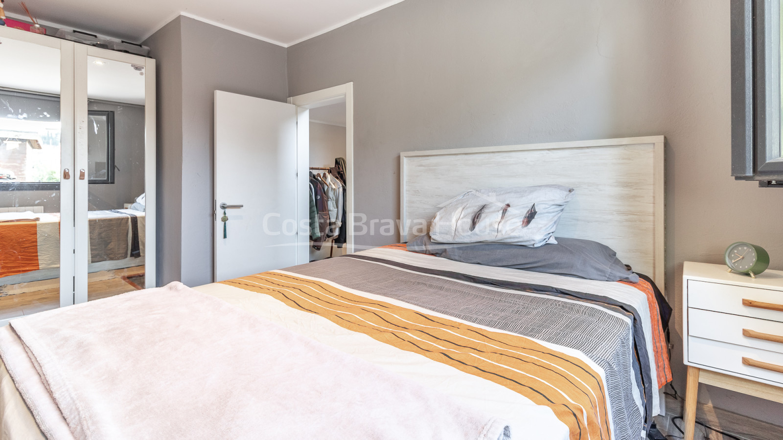 Huis met verwarmd zwembad en tuin in Residencial Begur