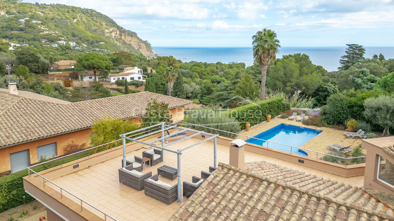 Casa mediterrània amb piscina i vistes al mar a Aiguablava Begur