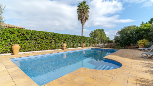 Casa mediterránea con piscina y vistas al mar en Aiguablava Begur