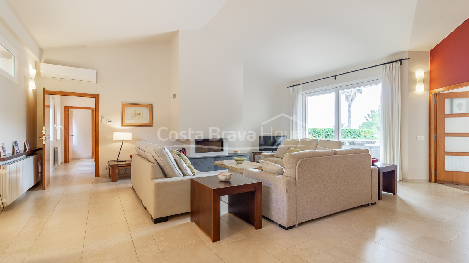 Casa mediterrània amb piscina i vistes al mar a Aiguablava Begur