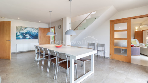 Casa mediterránea con piscina y vistas al mar en Aiguablava Begur