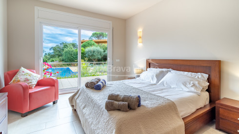 Casa mediterrània amb piscina i vistes al mar a Aiguablava Begur