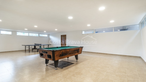 Casa mediterránea con piscina y vistas al mar en Aiguablava Begur